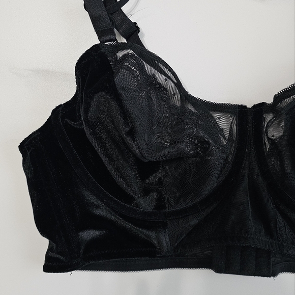 Torrid Velour And Lace Underwire Bra - Picture 8 of 8
